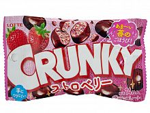 Шоколадное драже Crunky с КЛУБНИЧНОЙ НАЧИНКОЙ, Lotte, 32 г ЯПОНИЯ